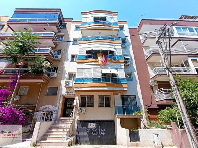 Karşıyaka Goncalar Asansörlü Doğalgazlı 90 M2 Kiralık 2+1 Daire