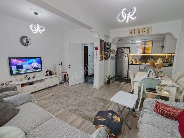 Karşıyaka Hükümet Konağı Yakını Tadilatlı Bahçeli 2+1 Daire F 92