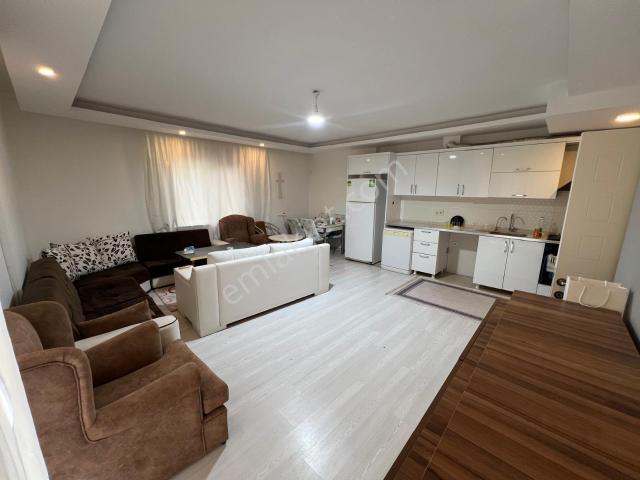 Karşıyaka Mahallesi'nde Havuzlu Site İçi Geniş 2+1 Daire