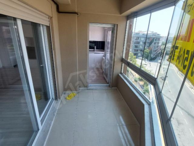 Karşıyaka Nergiz Dedebaşında Satılık 2+1 Teraslı Dublex Daire