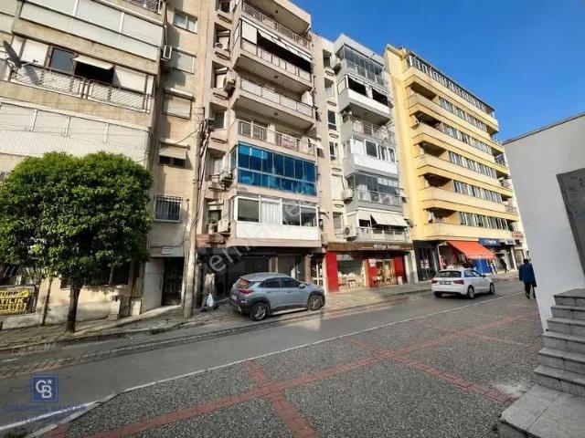 Karşıyaka Nergiz İzban Karşısı Ön Cephe Satılık 2+1 Daire