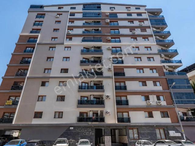 Karşıyaka Nevasta City De Satılık 1+1 Lüks Daire
