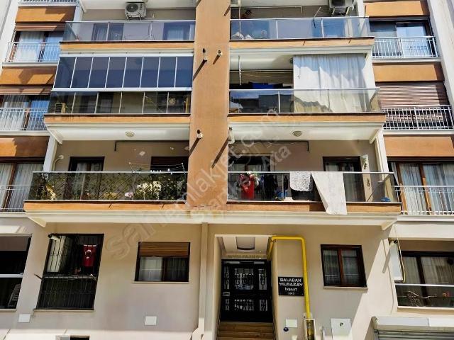 Karşıyaka Örnekköy Mahallesi 2+1 Satılık Daire