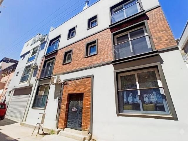 Karşıyaka Örnekköy'de 2+1 Satılık Daire