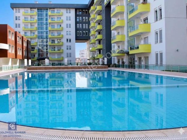 Karşıyaka Saklıbahçe Evleri'nde Bahçeli Satılık 3+1 Daire