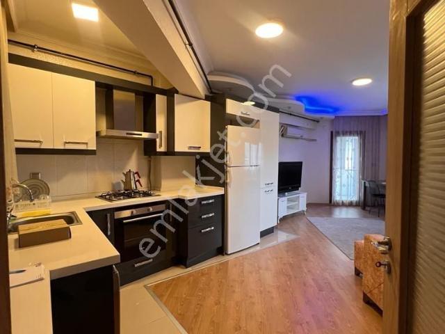 Karşıyaka'da Anadolu Cad. Yakını 1+1 Eşyalı Kiralık Daire