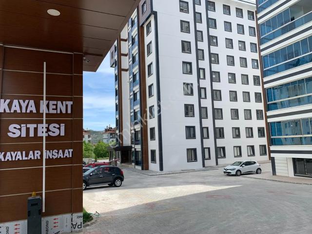 Karşıyaka'da Lüks Sıte Içerısınde 1+1 Full Eşyalı Mobılyalı