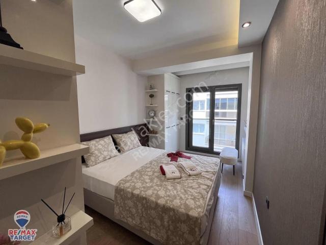 Karşıyaka'da Sıfır Kısmi Eşyalı 2+1 Kiralık Daire Ara Kat