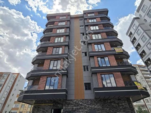 Karşıyakada Satılık 2+1 Sıfır Eşyalı Ara Kat Sıfır Daire