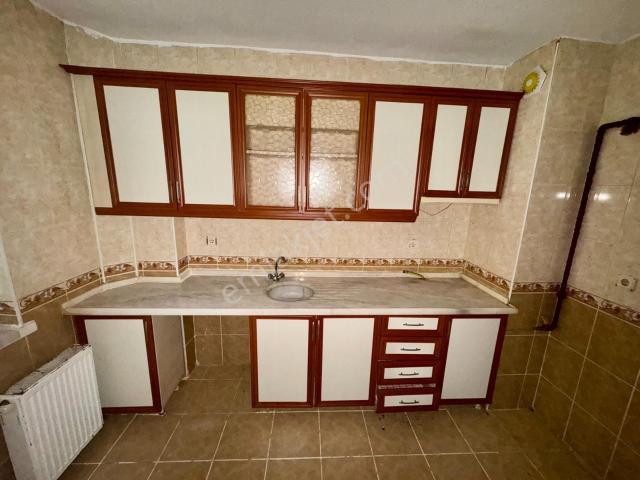Karşıyakada 3+1 Ara Kat 100m2 Satılık Daire Karadeniz Emlaktan