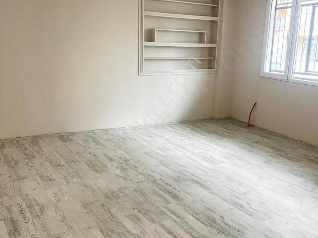 Karaçay Mahallesi'nde Müstakil Tadında, Yenilenmiş 2+1 Kiralık D