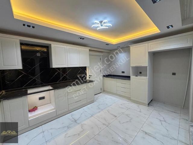 Karacaahmet2 De Cadde Üzeri Sıfır Ultralüx Masrafsız Satılık 3+1