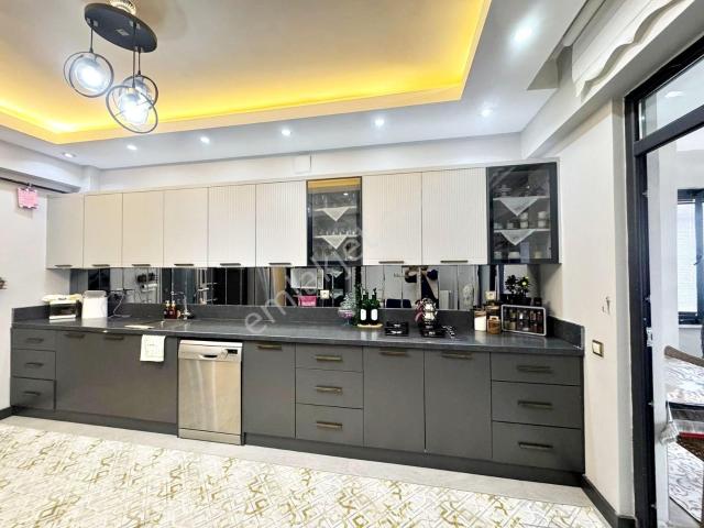 Karacaahmet'te Lüx Tasarımı Ve Bol Extralı Geniş Mutfaklı Arakat