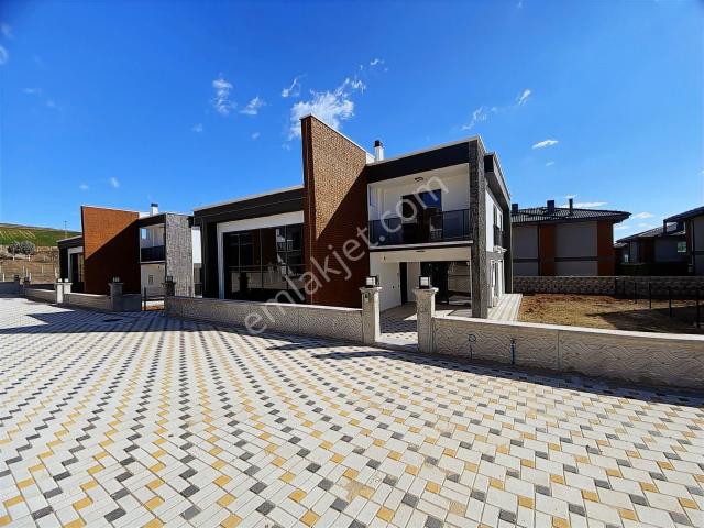Karacakaya 5+1 Ultra Lüks Satılık Villa
