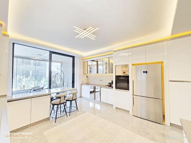 KARACAKAYANIN EN ÖZEL & EN GÜZEL TRİPLEKS VİLLASI! SİTE İÇİ & ÖZEL TASARIM 250m BAHÇELİ SÜPER VİLLA