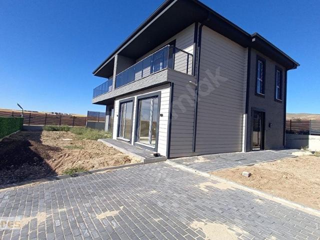 KARACAKAYANIN EN GÜZEL EN PRESTİJLİ VİLLASI SİZLERLE. ! SİTE İÇİ & EBEVEYN BANYO +G.ODA 200 M2 BAHÇE