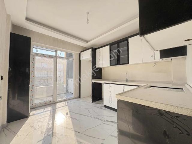 Karaarslanda Cadde Cepheli 2+1 Ara Kat Kızartma Balkonlu Daire