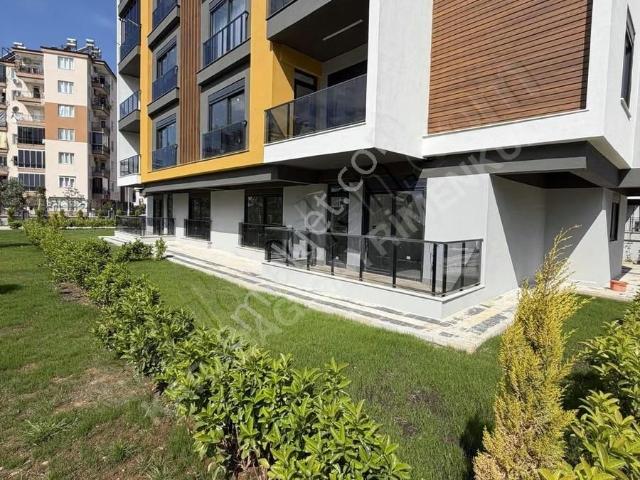 Karabağ'dan ! Lüx Site İçinde Bahçe Kullanımlı K.otoparklı