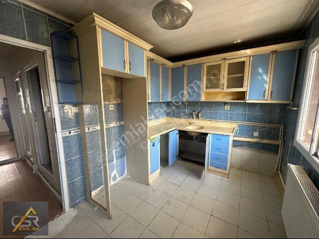 Karabağlar Mahallesi'nde Kiralık 1+1 Doğalgazlı Klimalı