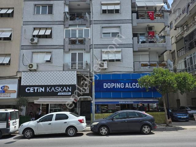 Karabağlar Mehmetcik Bulvarı Üzeri Satılık Arakat 3+1 Daire