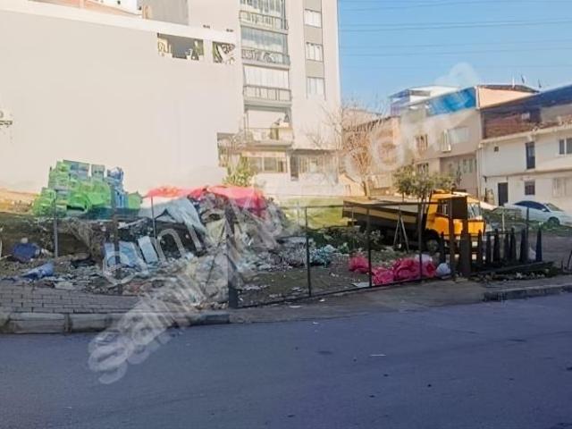 Karabağlar Merkezde Arsada Etrafı Çevrili Depoya Uygun İş Yeri