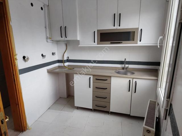 Karabağlar Barış Mah. 2+1 95 M2 Doğalğazlı Kiralık Ev
