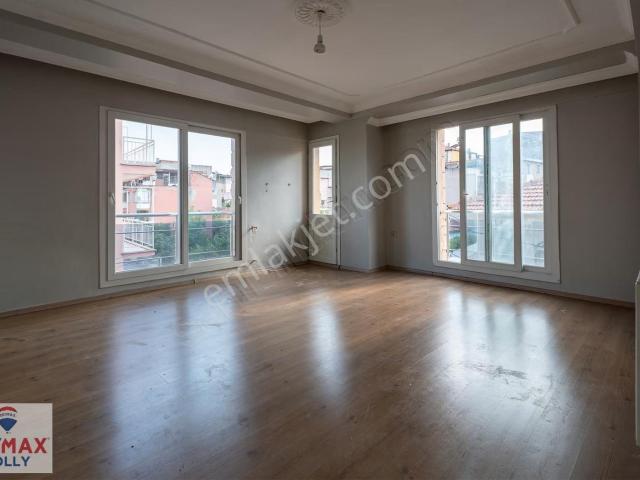 Karabağlar Belediyesinin Hemen Arkasında 3+1 Kiralık Daire