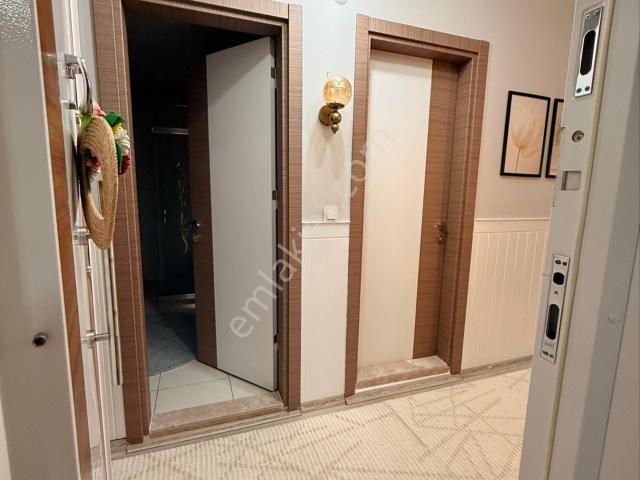 Karabağlar Bozyakada 130m2, Arakat 3+1, Zincirlikuyu Yakınında 3 Wc'li Asansörlü Lüks Satılık Daire
