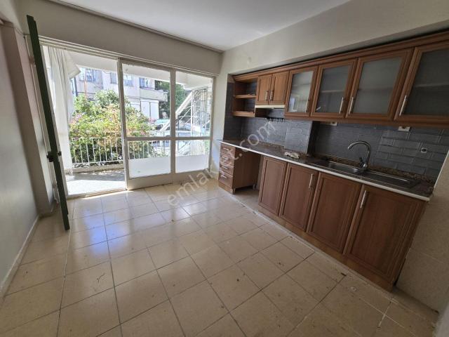 Karabağlar Fahrettin Altay Mahallesinde Kirlık 1+1 Daire