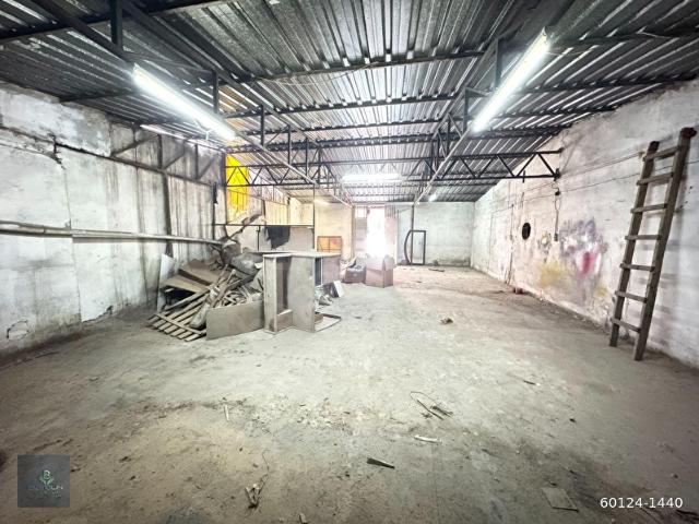 Karabağlar Karabağlar Mahallesi 1.Kat Kiralık Depo 100 m2 Vinçli