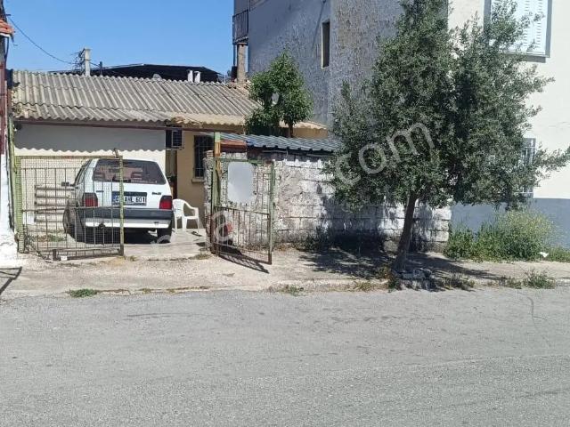 Karabağlar Peker Mah. Hisseli 145 M2 Arsada Bahçeli Müstakil Ev