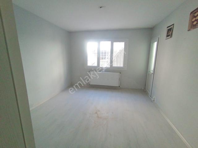 Karabağlar Sarıyer Mah. Bozyaka Yakını 95 M2 Doğalğazlı Kiralık Ev