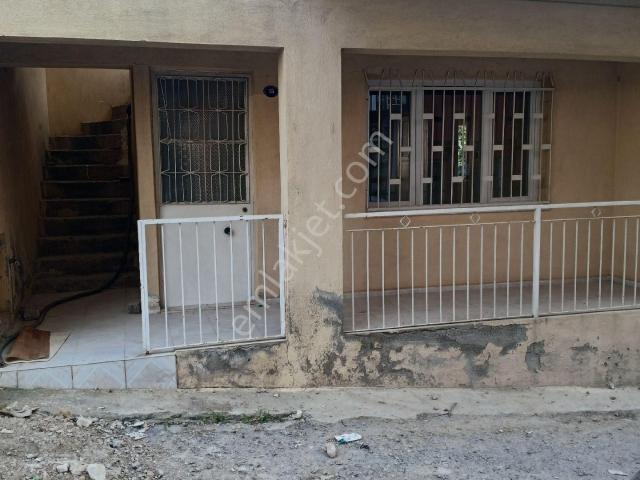 Karabağlar Sarıyer Mah Kiralık Müstakil Tek Kat Bahçesi Vardır