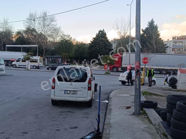 Karabağlar Selvili Mah. Eserkent Merkezde Otomatik Kepenkli 75 M2 Kiralık Dükkan