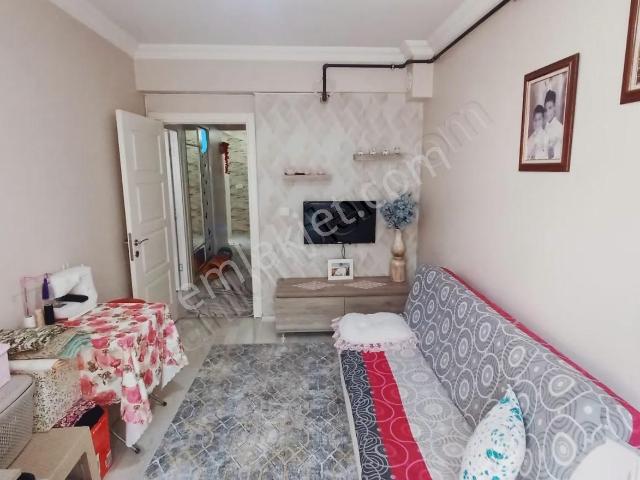 Karabağlar Yunus Emre Mahallesinde Satılık Genç Bina