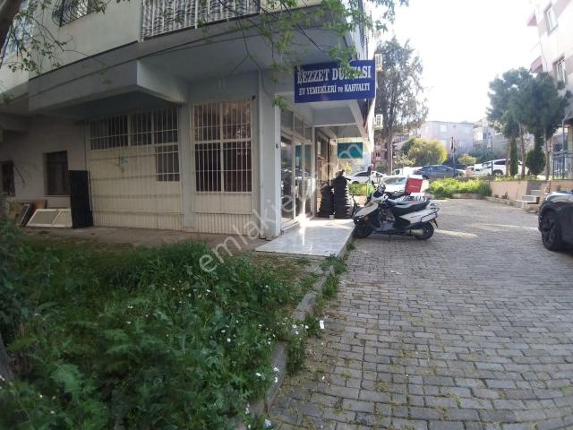 Karabağlar'da Cadde Yakını Satılık Dükkan