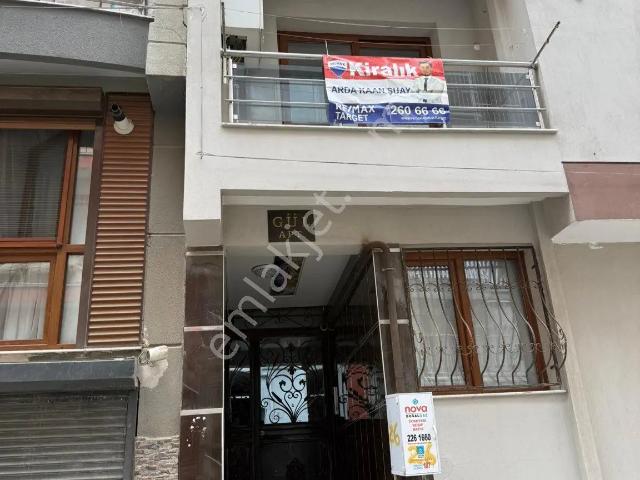 Karabağlarda Kiralık 2+1 Doğalgazlı Daire