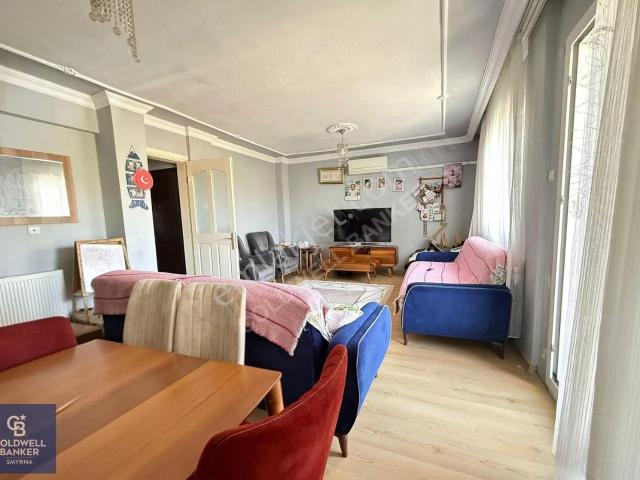 Karabağlar'da İzban'a 10 Dk Mesafede, 130 M² Ferah Ve Aydınlık