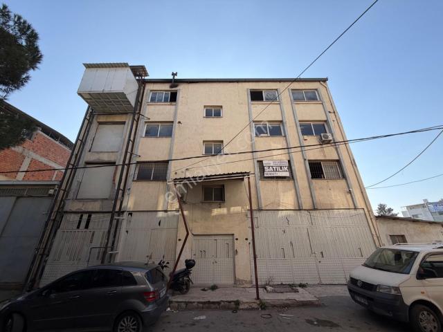 Karabağlarda Satılık 1.475 M2 5 Katlı Fabrika Binas