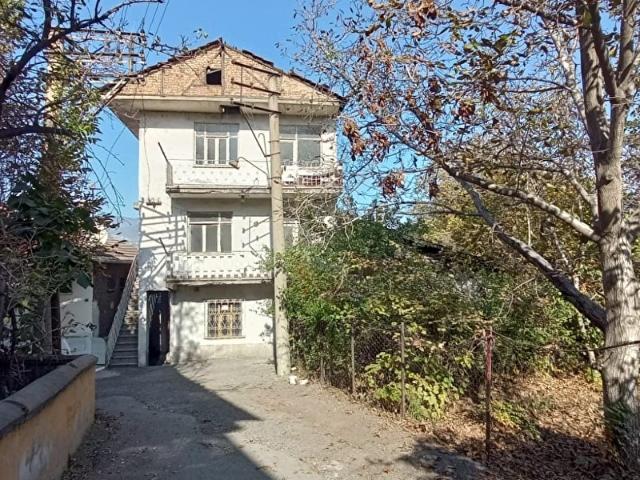 KARABÜK MAH SATILIK 3 KATLI 4 DAİRELİK KOMPLE BİNA.