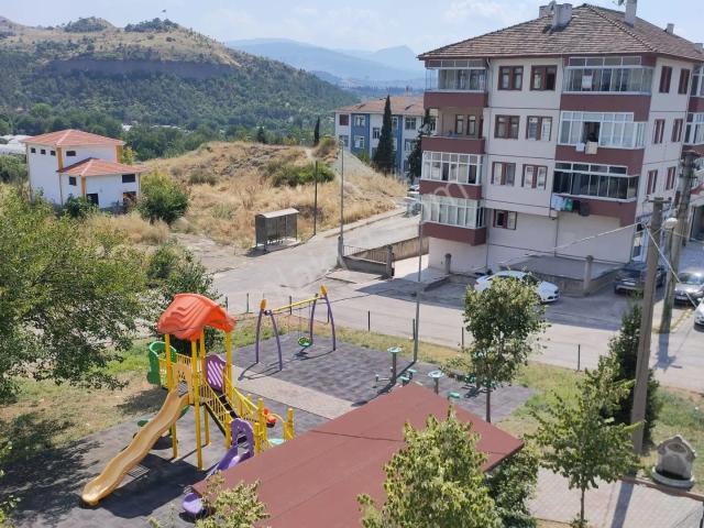 Karabük Merkez Kurtuluş Mahallesinde Ara Kat Satılık 2+1 Daire