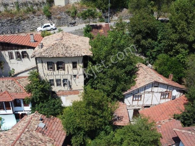Karabük Safranbolu Musalla Mahallesinde Bahçeli İki Katlı Ev