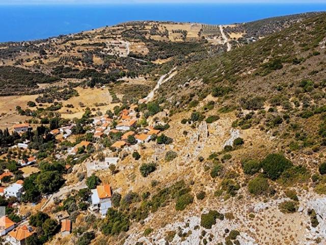 Karaburun Bozköy'de Full Deniz Manzaralı Kargir Ev ve Arsası