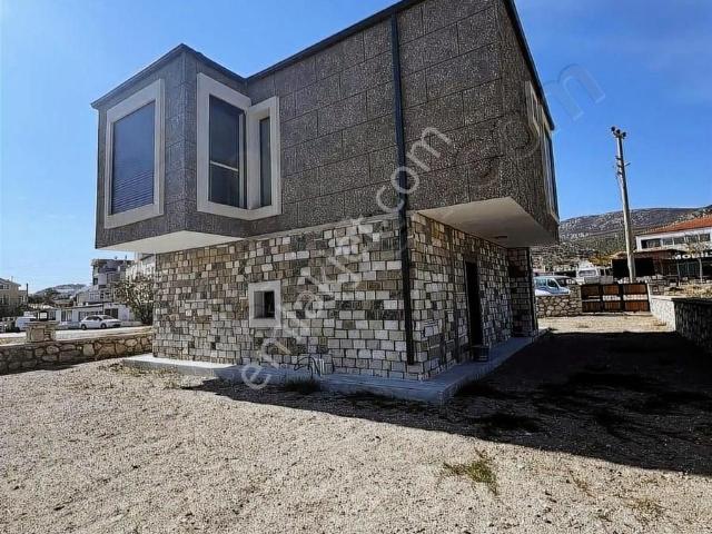 Karaburun Mordoğanda Müstakil Lüks 3+1 Satılık Villa