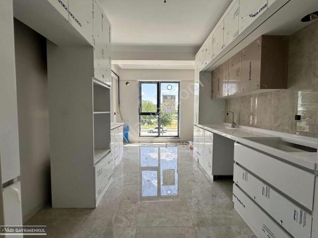 Karagöl Caddesi Üzerinde Belediyeye 5 Dakika Kiralık 4+1 Daire