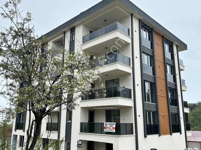 Karadeniz Emlak'tan Baruthane De Acil Satılık 2+1 Daire