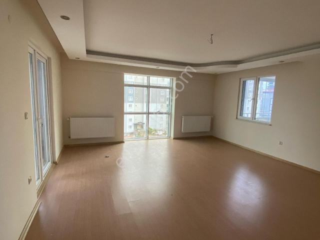 Karadeniz Emlak'tan Kalkancada Site İçinde 3+1 Satılık Daire