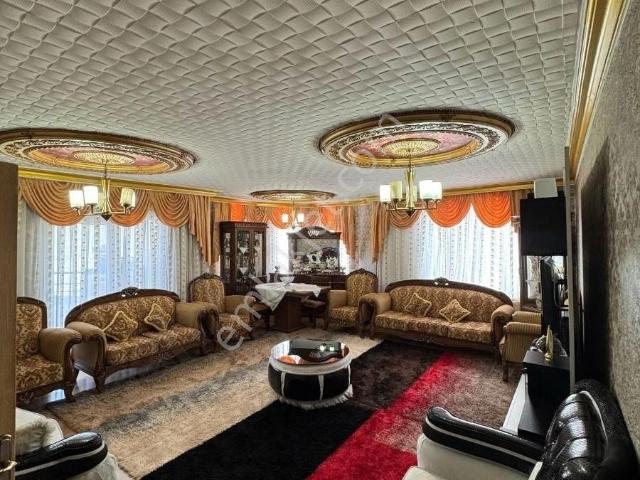 Karaköprü Salıpazarı Yukarısında 8 Odalı Dubleks Daire