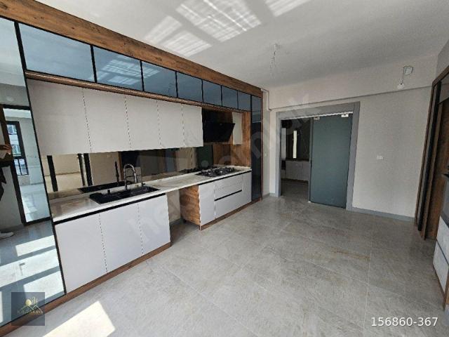 KARAKAYA EMLAK'TAN ŞEHİTLİK'TE FIRSAT ARA KAT DAİRE