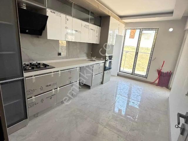 Karakaya'da Sıfır Cepheleri Açık Bulvar Yakını 3+1 Daire